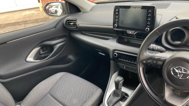 Toyota Yaris 1.5 Hybrid Design 5dr CVT Hybrid Hatchback